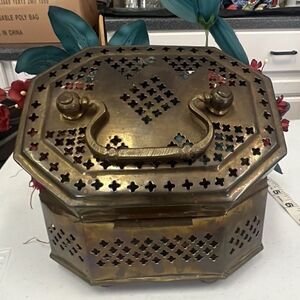 Vintage Brass Box w/Flowers